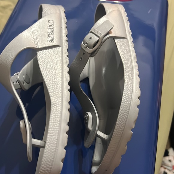 Metallic Birkenstock Thongs - Picture 3 of 5
